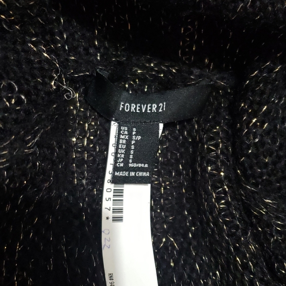 Closet clear out - Picture 1 of 7